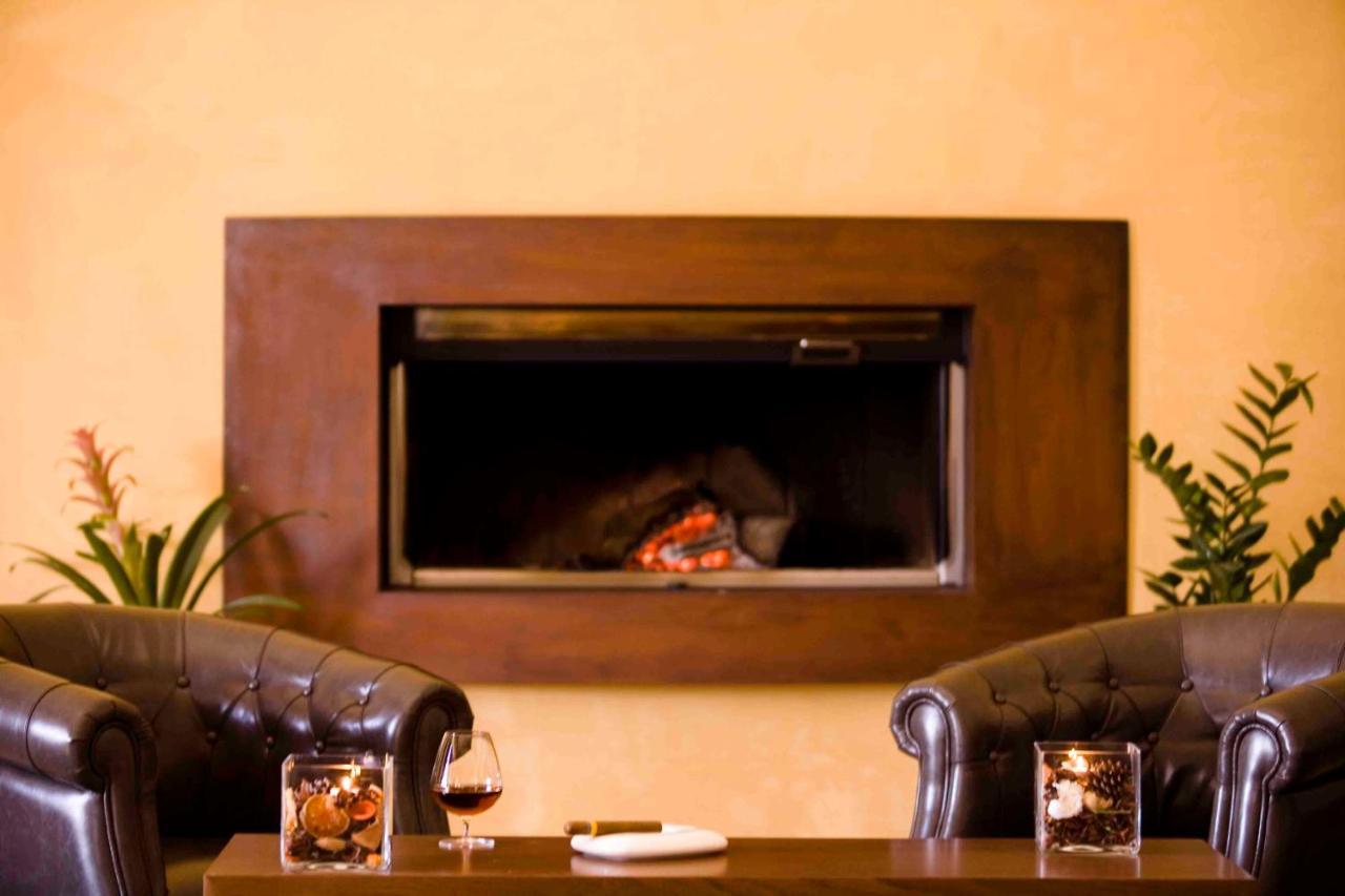 Valis Resort Hotel Volos Exterior foto A fireplace