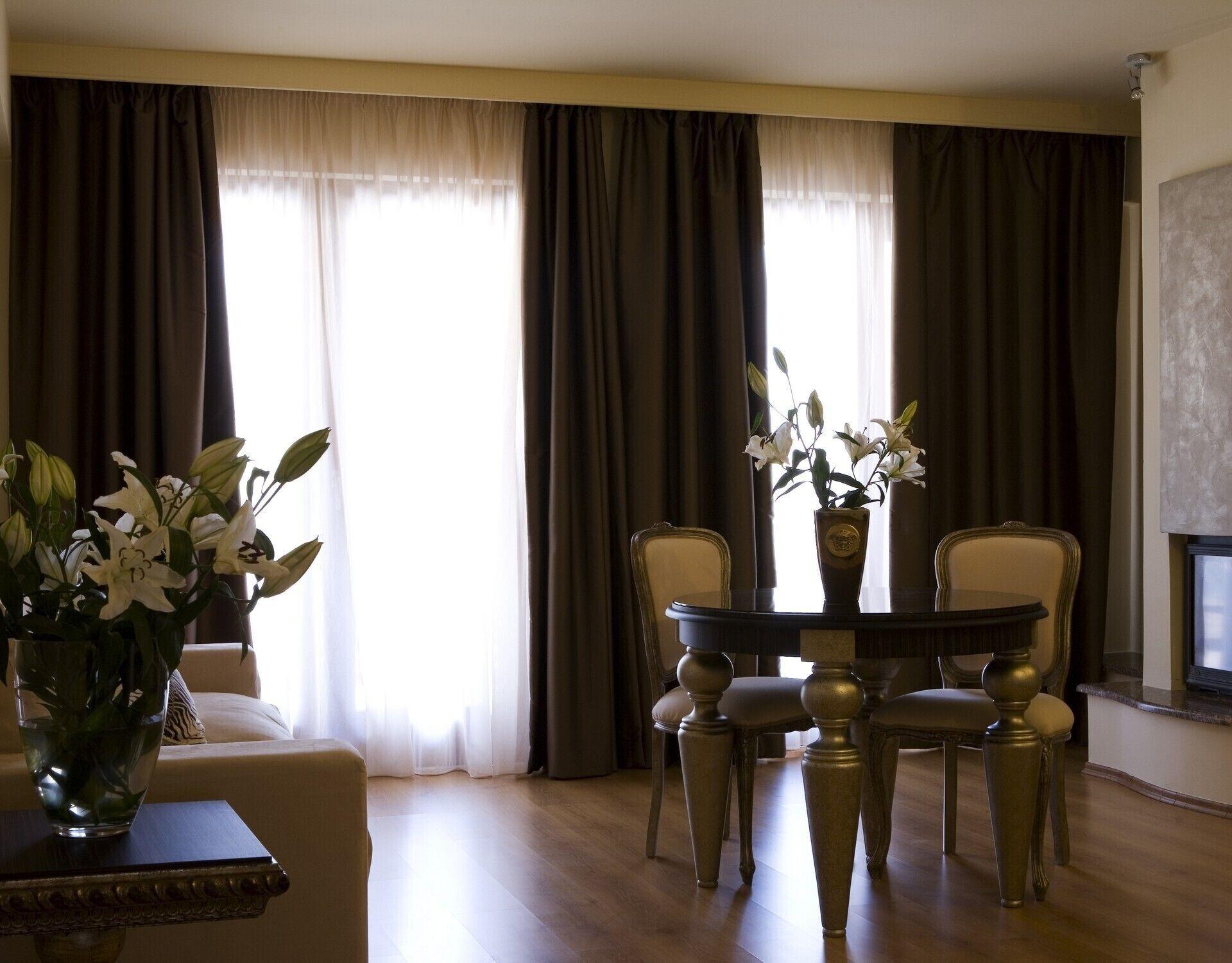 Valis Resort Hotel Volos Exterior foto A room with curtains