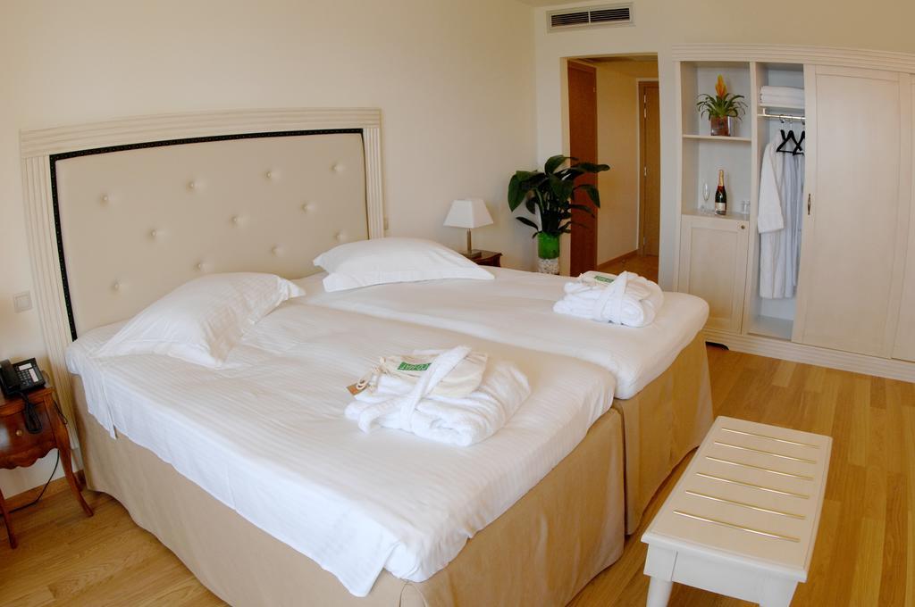 Valis Resort Hotel Volos Exterior foto A room at the hotel
