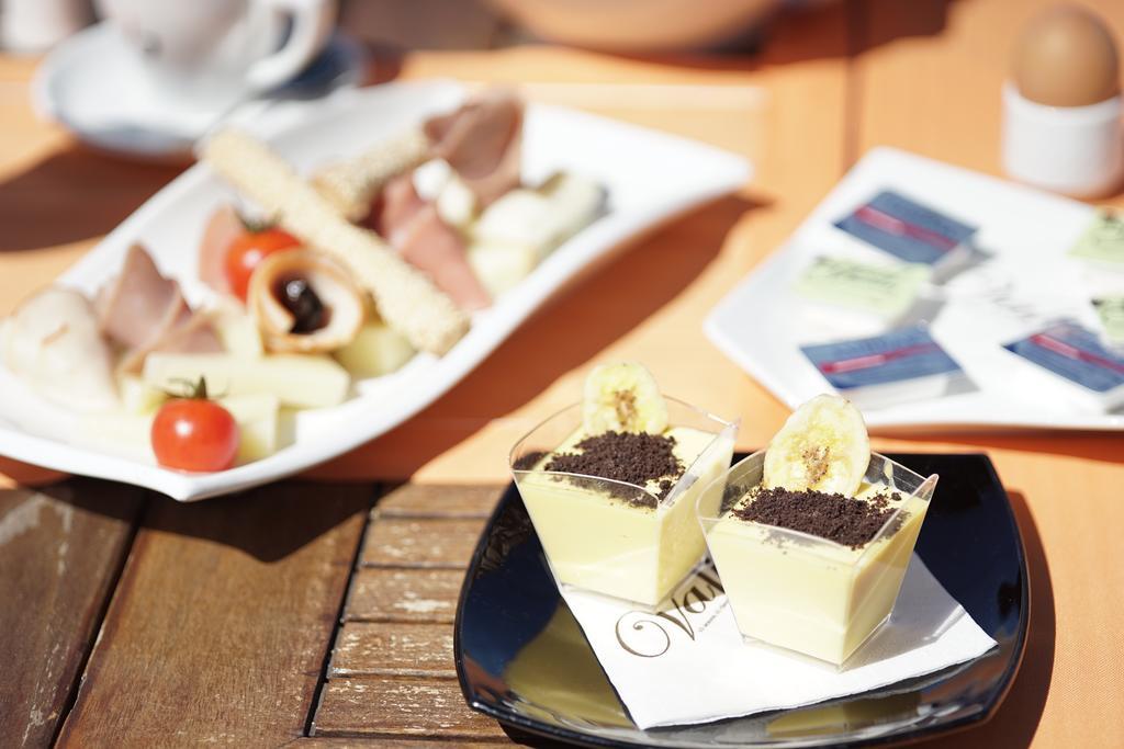 Valis Resort Hotel Volos Exterior foto A typical tapas bar menu