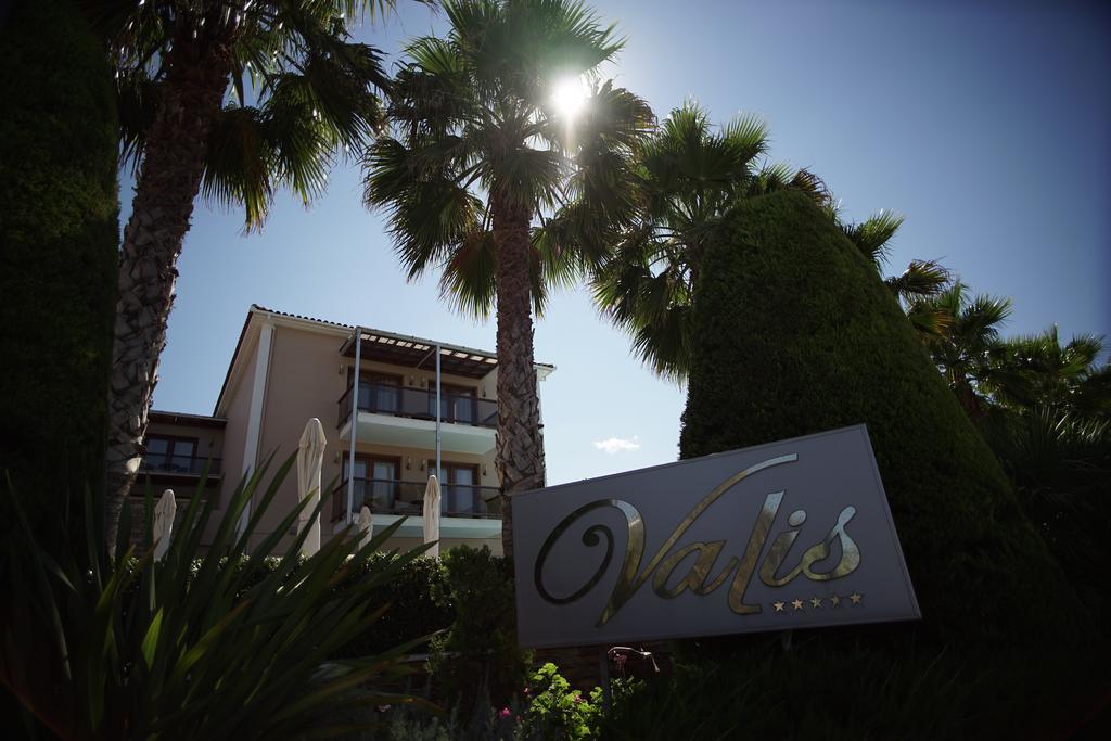 Valis Resort Hotel Volos Exterior foto The sign of the Miss Europe Continental Pageant